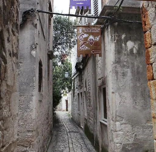 Tragurium & Salona شقة *